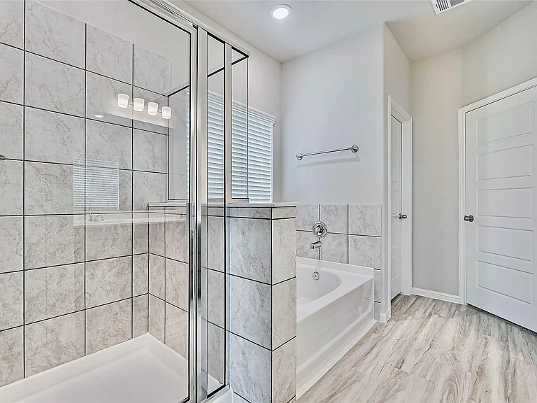 27231 Blue Pool Dr — Photo 16