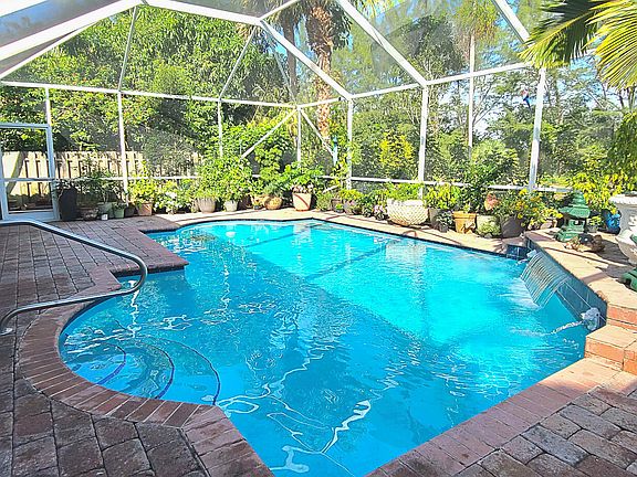 3rd image of 4819 Gateway Gardens Drive