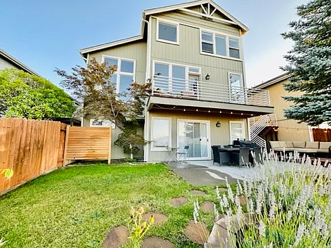 4715 Bradford Ln — Photo 2