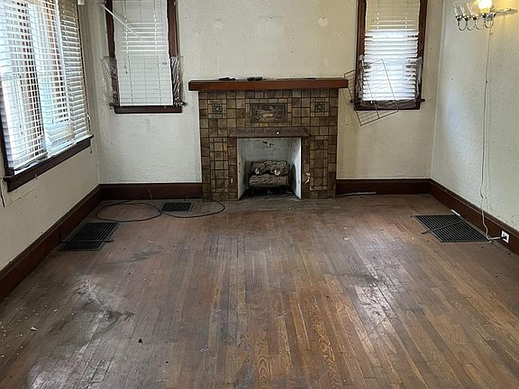 2nd image of 4905 Corinth Ave