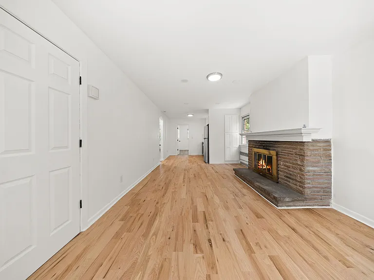 493 Beverly Rd #2 — Photo 3