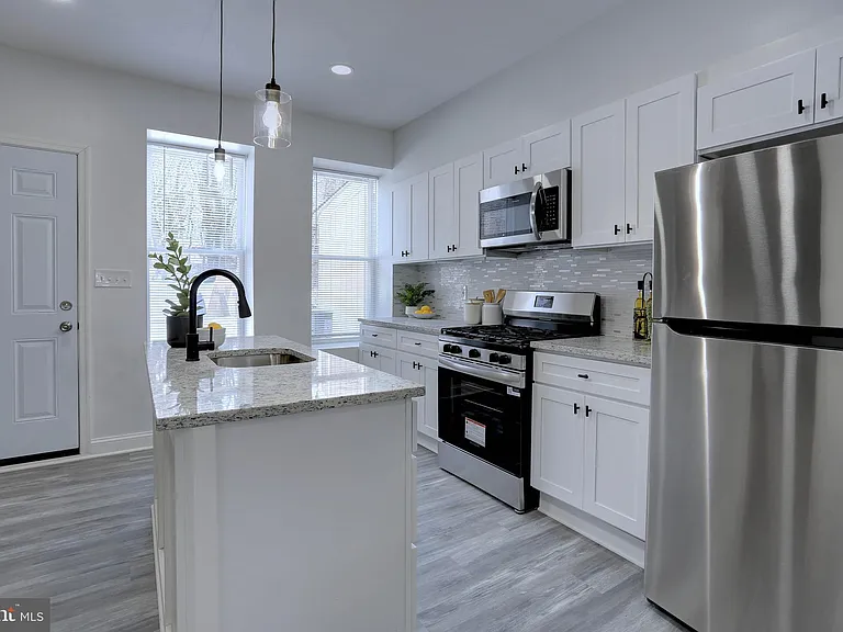 1729 Braddish Ave — Photo 10