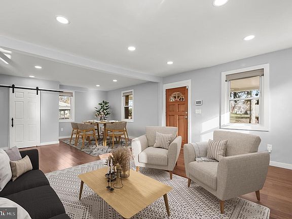 3rd image of 1902 Alto Vista Ave