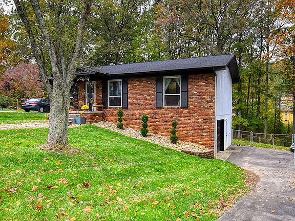 2nd image of 6701 NW Ellesmere Dr