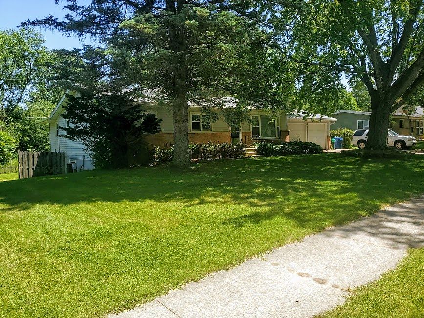 1st image of 164 Sunset Hills Ave NW