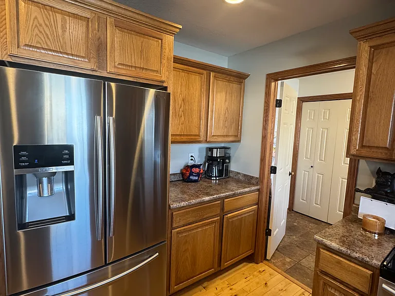 511 NW Benjamin Ct — Photo 6