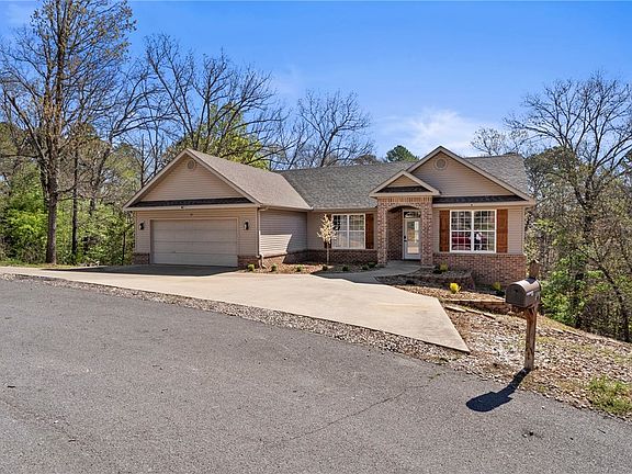 2nd image of 11 Breton Ln