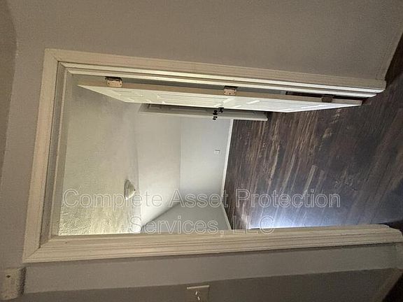 3rd image of 117 Columbia St