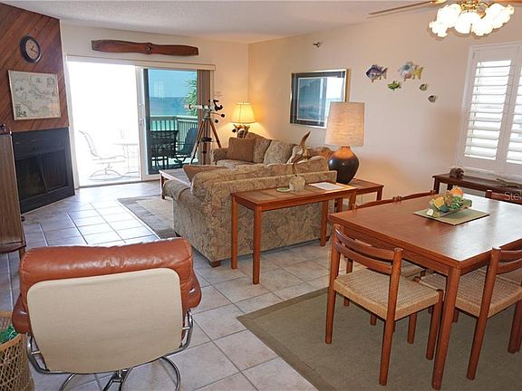 4th image of 19930 Gulf Blvd APT 5B