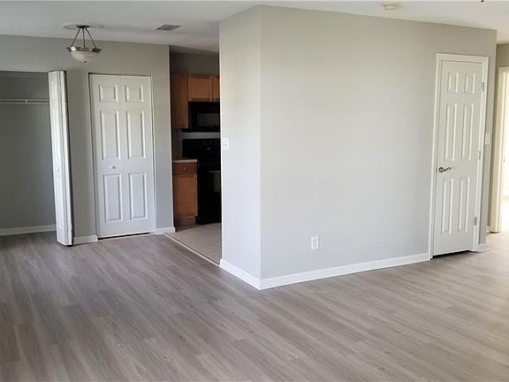 5th image of 5243 Beach Dr SE APT D