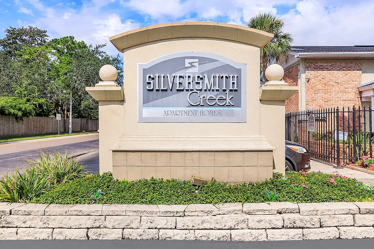 Silversmith Creek Apartments — Photo 2