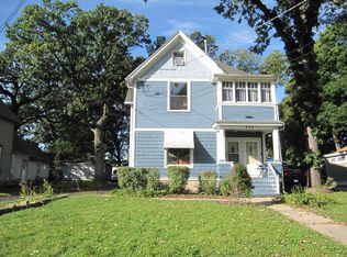 372 Hendee St #1, Elgin, IL 60123