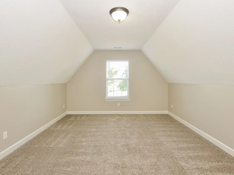 5714 Kingsman Dr — Photo 12