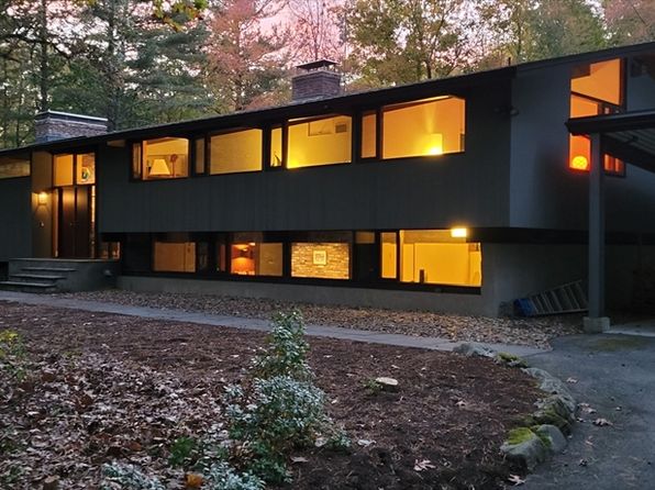 183 Indian Hl, Carlisle, MA 01741