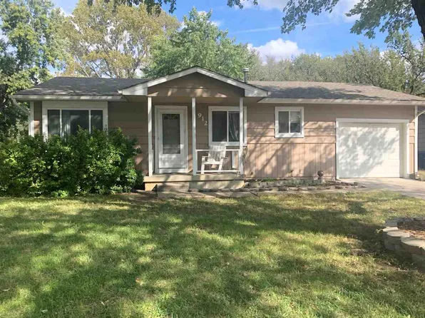 912 N Lulu St, Augusta, KS 67010