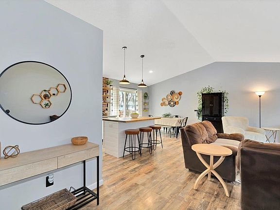 4th image of 1120 Wall St