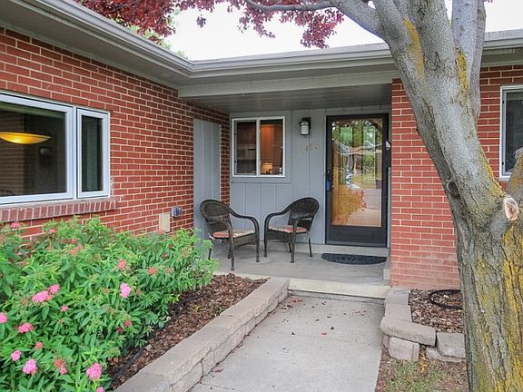 3rd image of 2486 E Emerson Ave