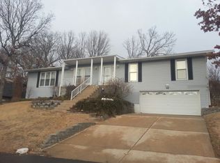 2009 Raintree Dr, Imperial, MO 63052