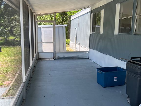 4th image of 17881 N Tamiami Trl #4