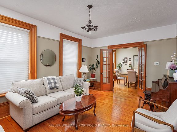 5th image of 191 Stuart St