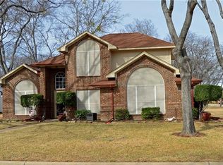 1324 Tanbark Ct, Grand Prairie, TX 75052