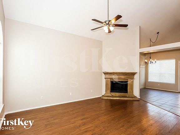 2nd image of 4724 Topaz Ln