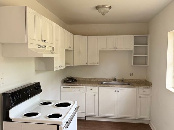 5th image of 914 Coble Dr