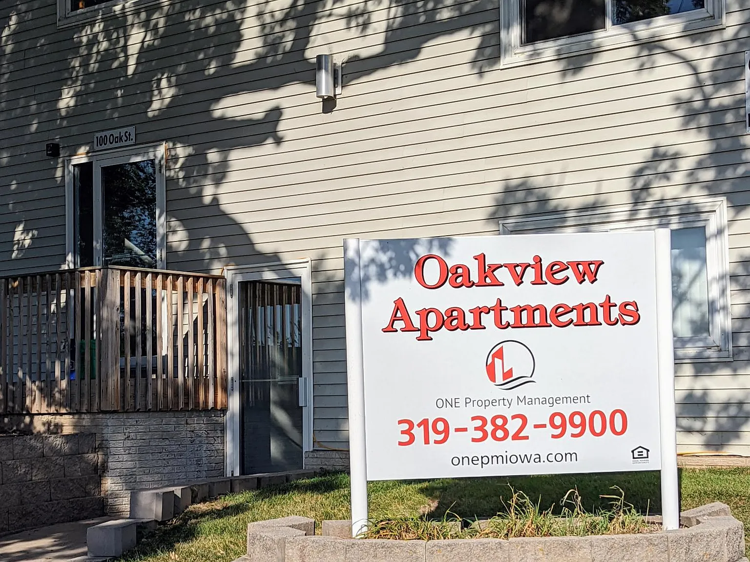 100 Oak St — Photo 1