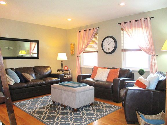 4th image of 1749 Collinspark Ct