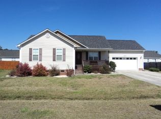 302 Pine Ridge Ln, Holly Ridge, NC 28445