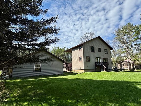3rd image of 239 Peebles Hill Rd