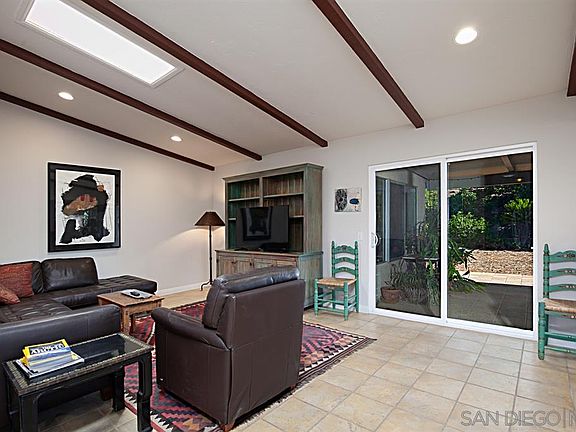 3rd image of 6579 Amberly St