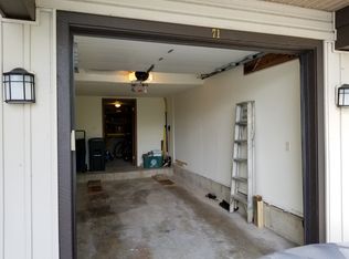 71 White Oaks Rd, Fox Lake, IL 60020