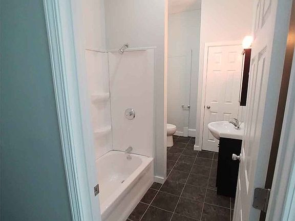 5th image of 1416 Main St #2
