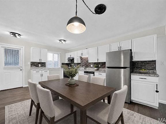 3rd image of 1823 Gascony Parc Dr #1823