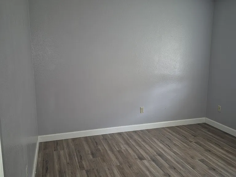 315 Thurlow Ave #B — Photo 5