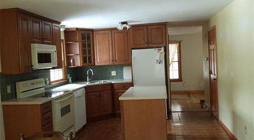 1st image of 5 Mullein Hill Dr