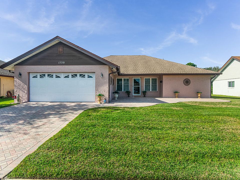 1st image of 1720 Country Club Dr