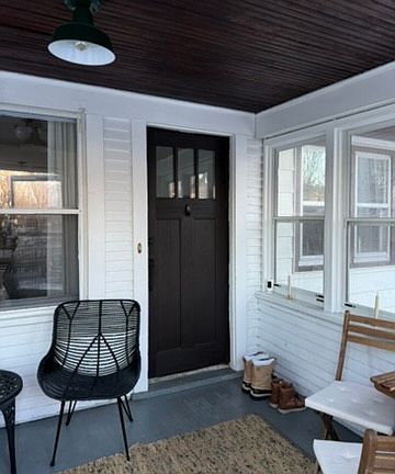 5th image of 1884 Saint Clair Ave