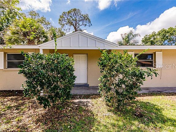 2nd image of 5372 Knollwood Pl