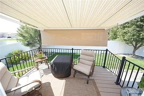 4 bed, 1992 sqft, $2,000 — Photo 2