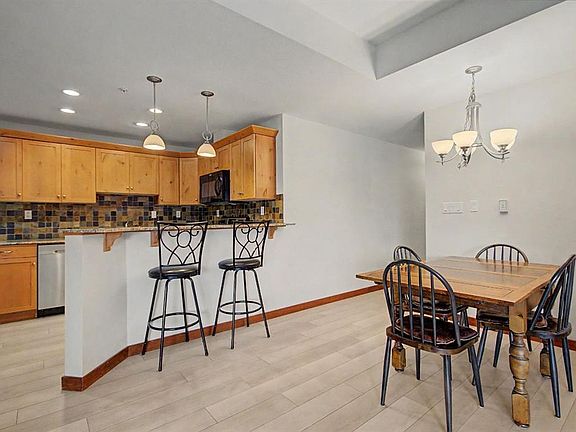 4th image of 1002 S 8th Ave #314