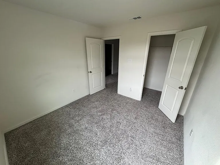 315 Marsh Ln — Photo 10