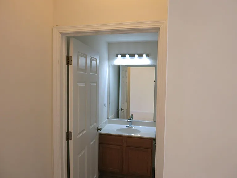 907 Neudearborn Ln — Photo 16