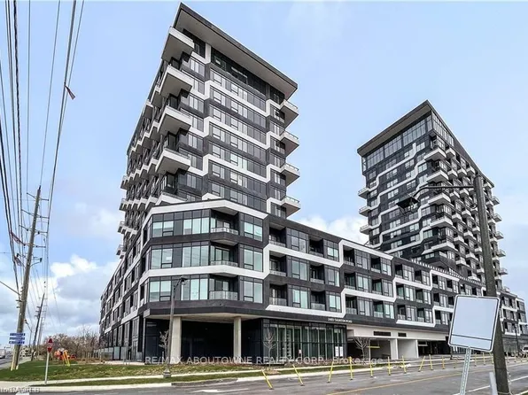 2489 Taunton Rd #814, Oakville, ON L6H 0L3