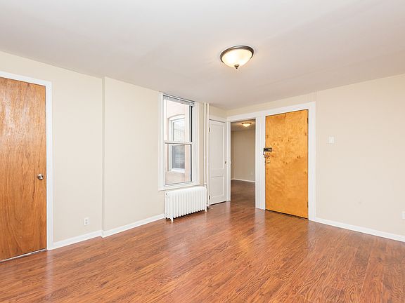 4th image of 30-08 41st St #2