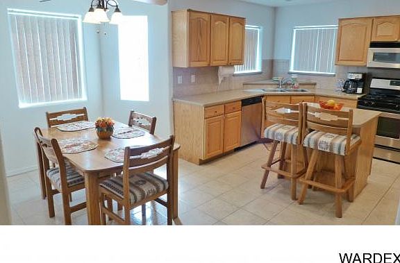 3rd image of 1776 E Calle Agrada Dr