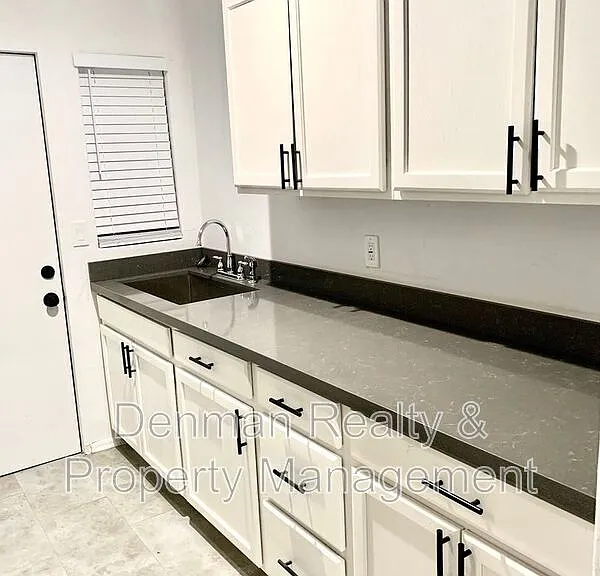 4306 N 12th St #6 — Photo 2