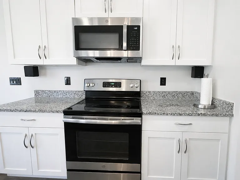543 S Stewart Creek Cv — Photo 9