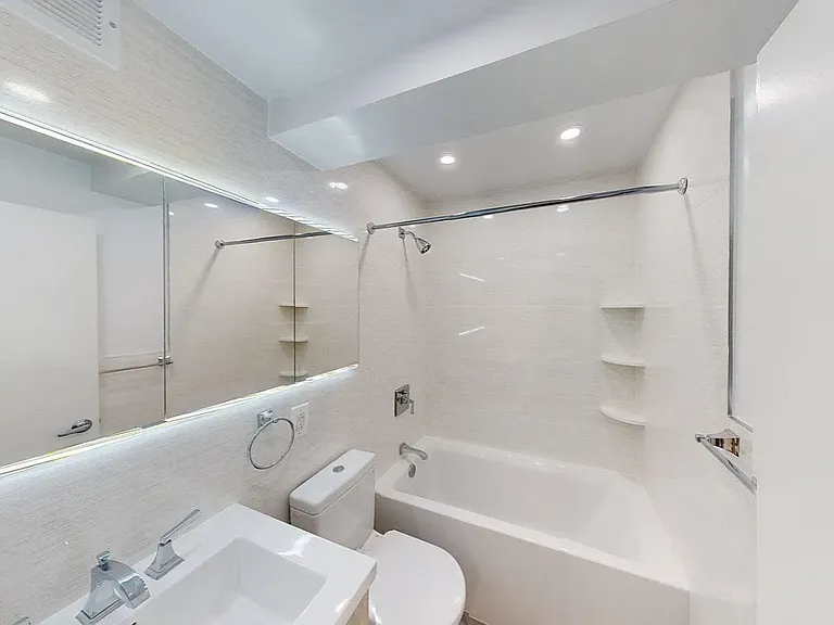 50 Prince St #4E — Photo 9